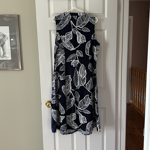 Laura Navy/White Leaf Dress - Picture 7 of 7